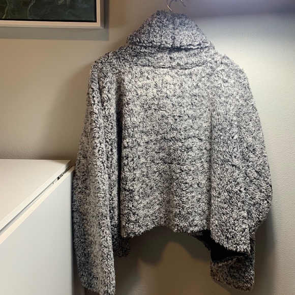 FREE‎ PEOPLE  |  Sherpa Pullover Cowl - Picture 4 of 9
